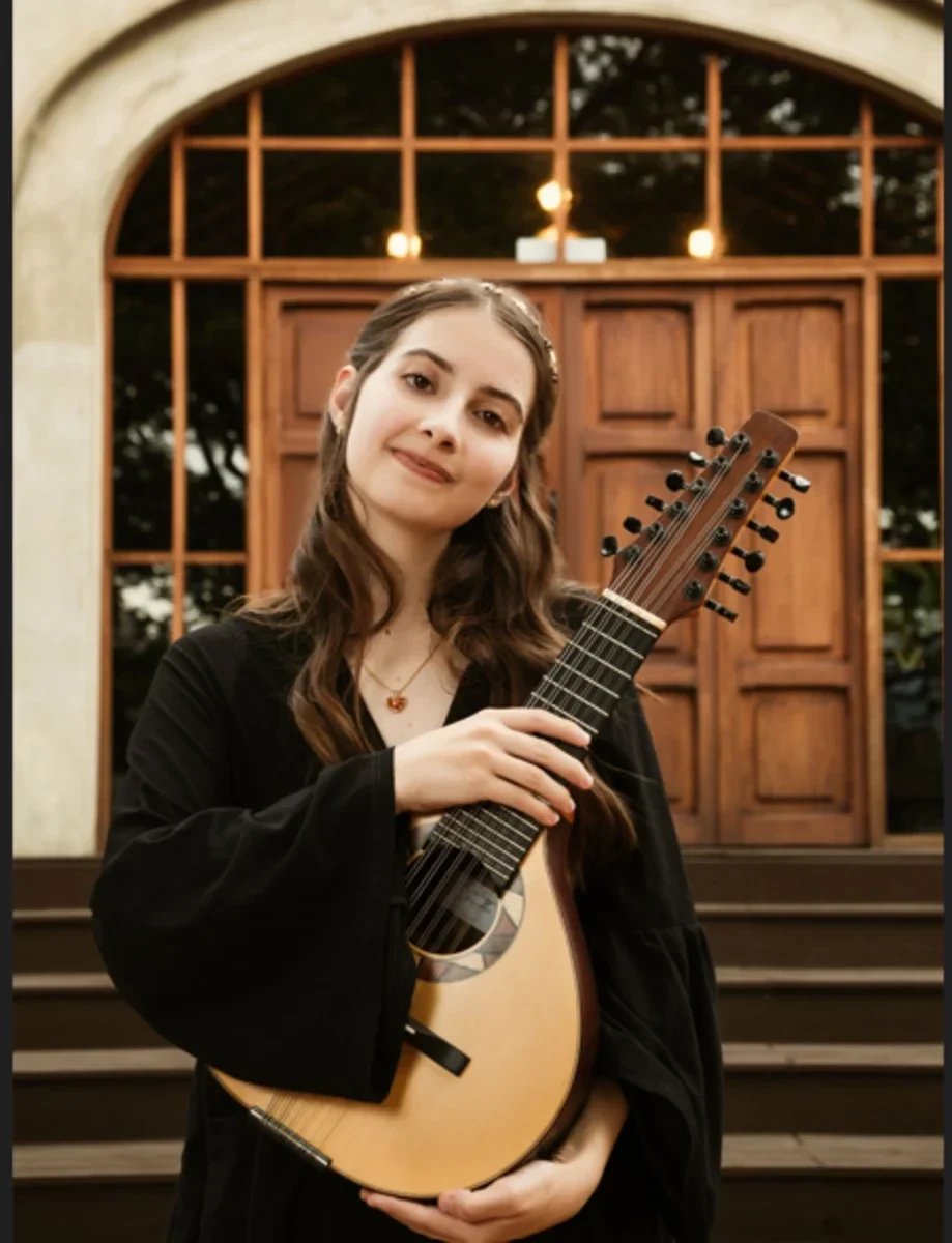 Imagen de Camila Gómez (Colombia), bandola