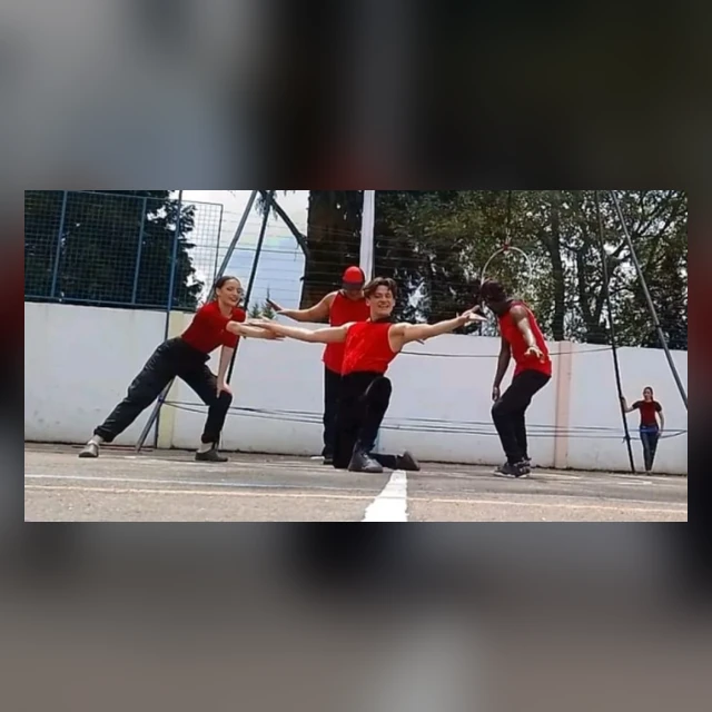 Danza libre en pareja de Suba