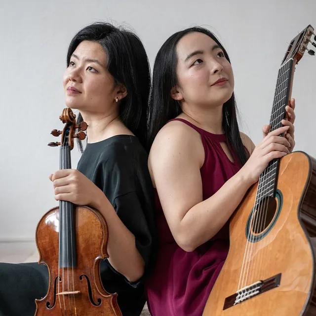 Dúo Lotos, Japón. Mayumi Kanagawa, violín, y Kanahi Yamashita, guitarra